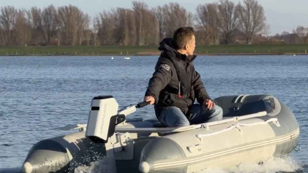 Spirit 2: Electric outboard from Epropulsion with two kilowatts of