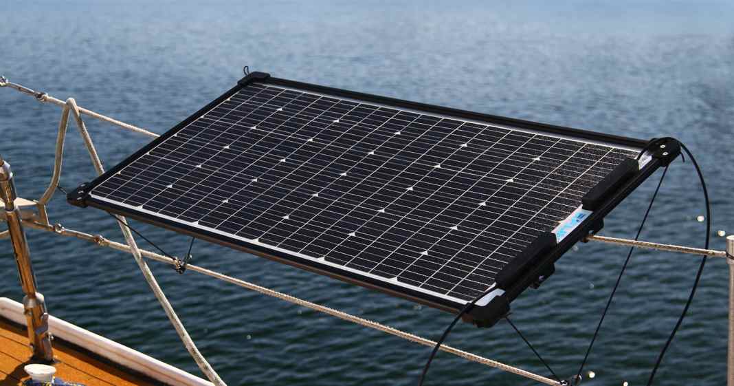 2-Adventssamstag-Solarstrom-an-der-Reling-Gewinne-das-neue-FLINrail-MultiVolt-100W-von-FLIN-solar