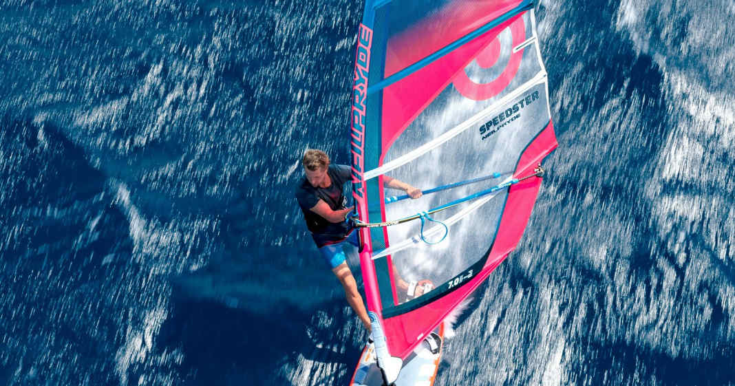 Freerace sail Neilpryde Speedster 2018 | SURF