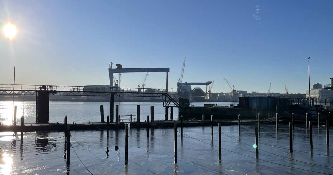 Kieler-F-rde-Sportbooth-fen-schlie-en-f-r-Wintersaison