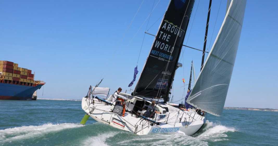 Globe40-Auf-Etappe-eins-die-Nummer-eins-Burke-und-Fink-st-rmen-vor