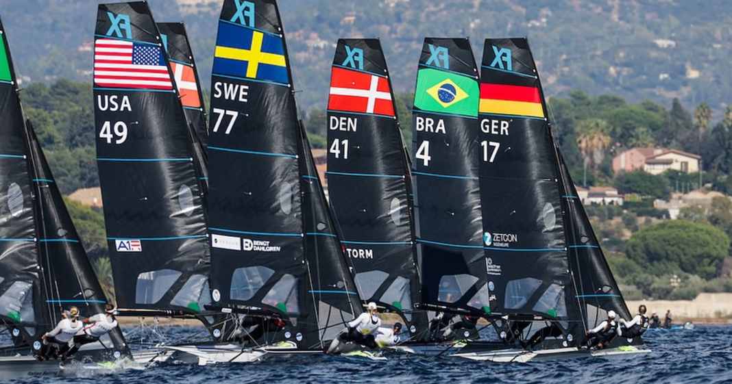 WM-49er-FX-Nacra-17-Packendes-Finalformat-Steinlein-Bartelheimer-gl-nzen