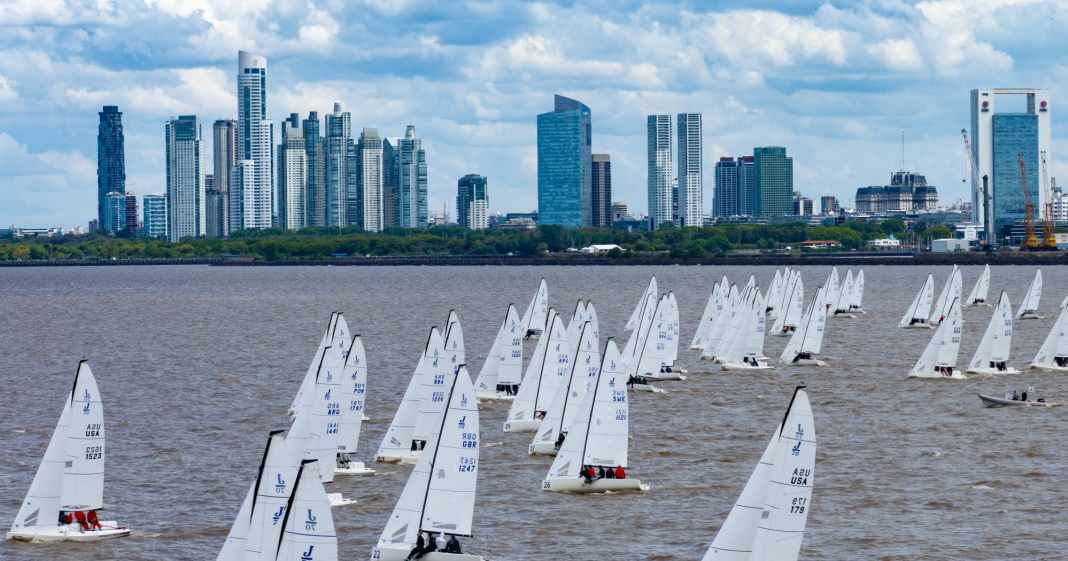 J-70-WM-Die-erste-Weltmeisterin-Laura-Grondin-holt-das-Gold