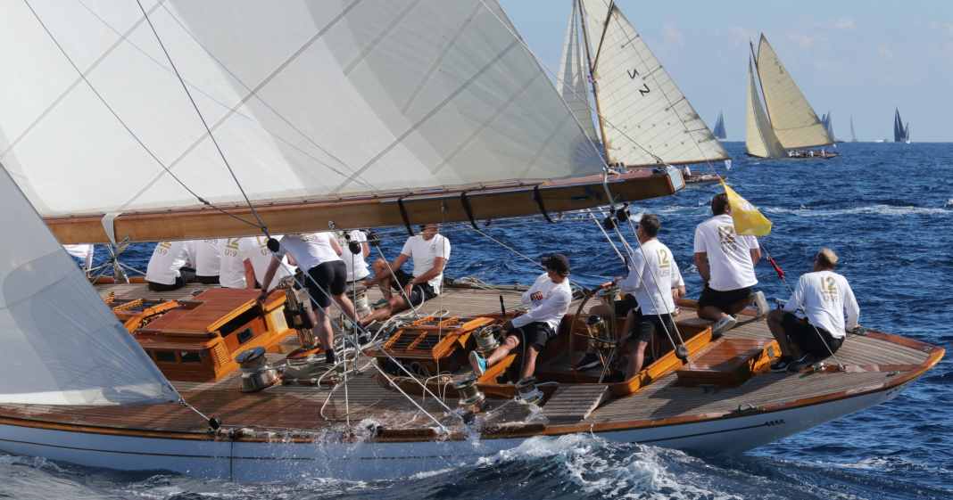 Les-Voiles-de-Saint-Tropez-Segelfest-vereint-125-Jahre-Yachtsport-Geschichte