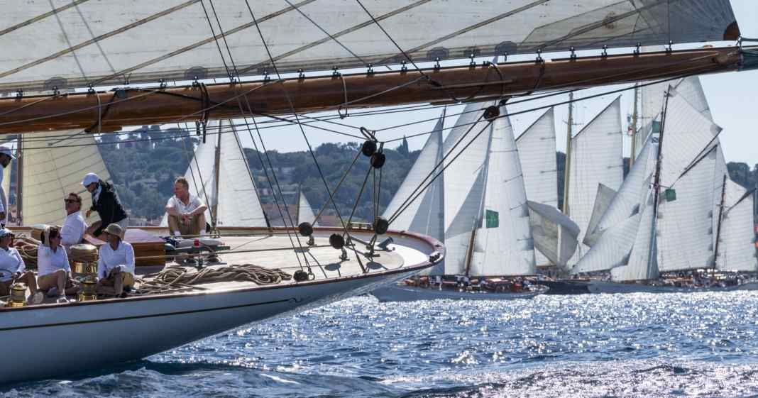 Les-Voiles-de-Saint-Tropez-Masse-und-Klasse-Regattawoche-mit-243-Yachten-aus-13-Jahrzehnten