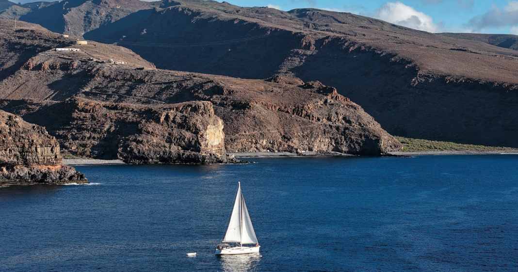 Kanarische-Inseln-La-Gomera-und-La-Palma-Wind-und-Vulkane