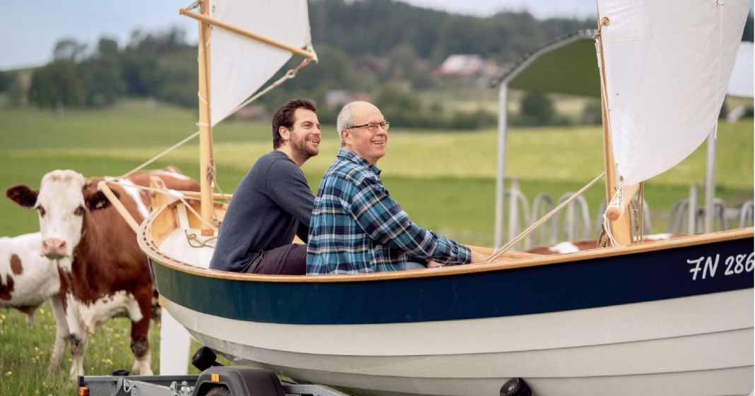 Portr-t-Familie-Vochezer-baut-einzigartige-Holzsegelboote-in-den-Bergen