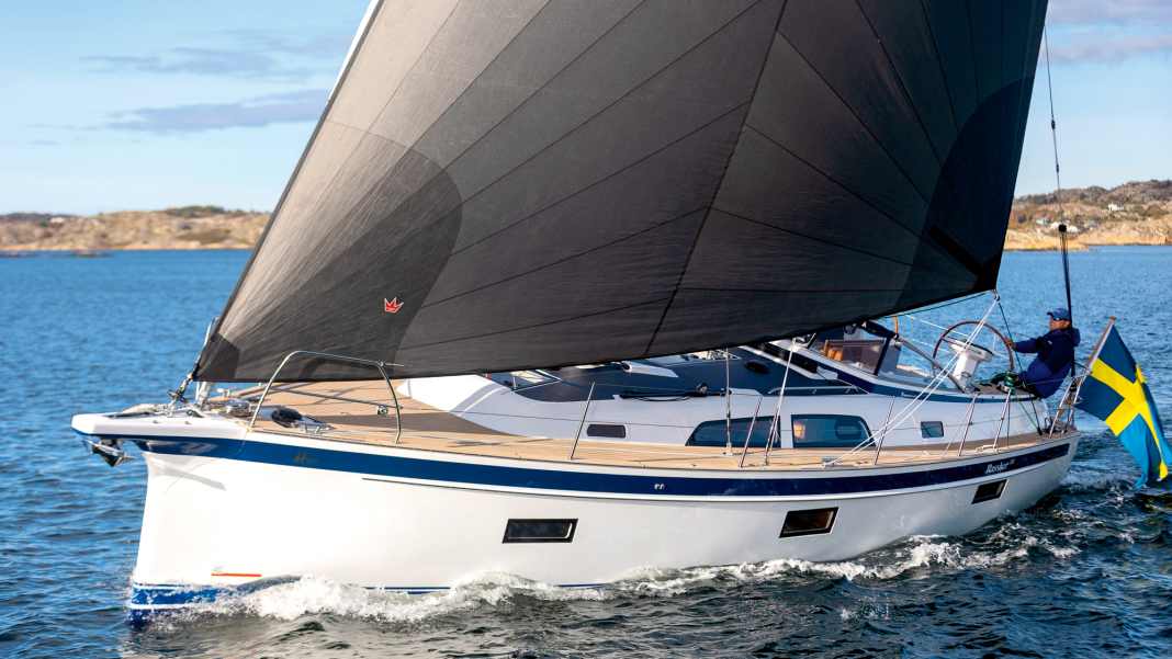 Hallberg-Rassy 370: navigare e vivere al massimo livello nel test YACHT