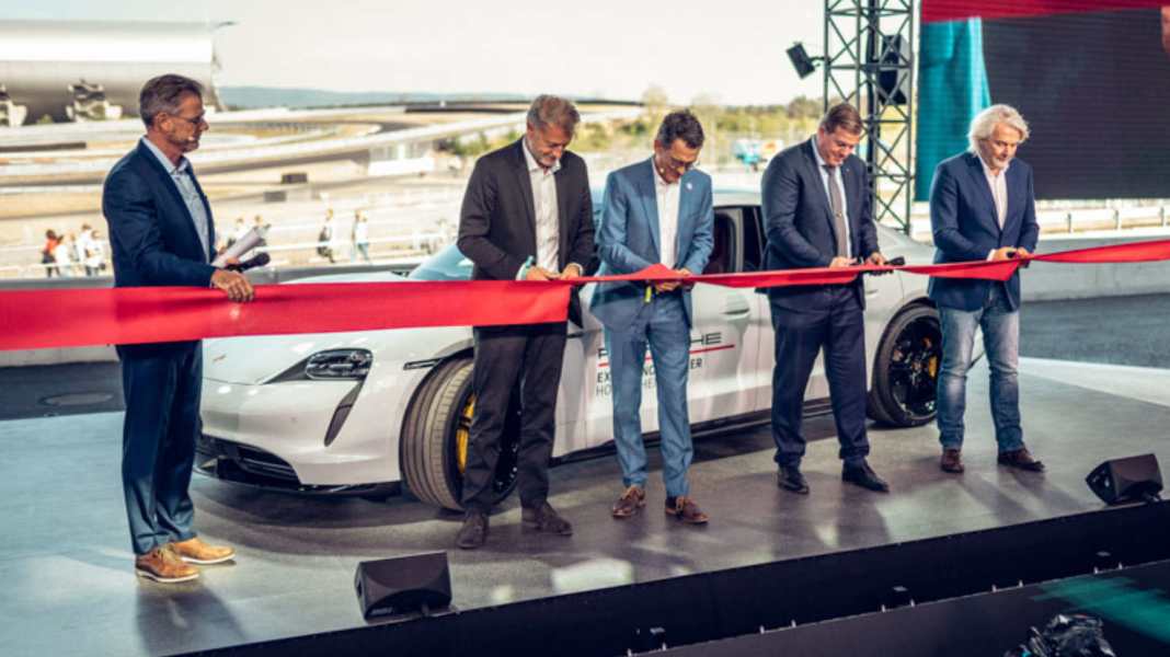 Porsche Experience Center Nr. 7 eröffnet: Porsche erobert Hockenheimring