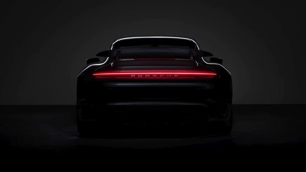 911 Turbo debütiert online