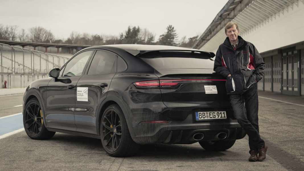 Walter Röhrl testet neues Performance-Modell der Cayenne-Baureihe: Prototyp auf dem Hockenheimring