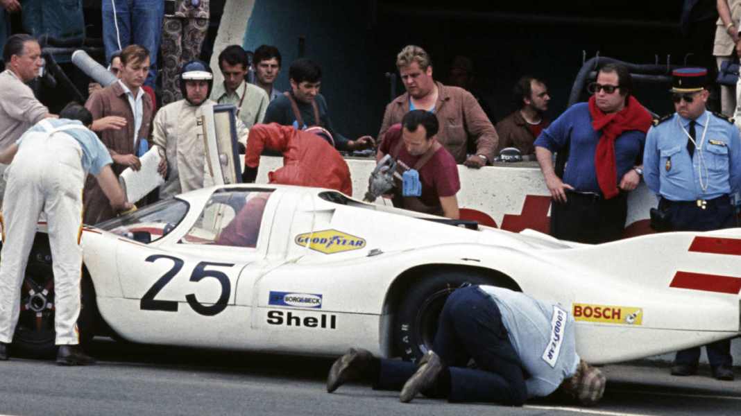 Helmut Flegl feiert 80. Geburtstag: Er brachte dem 917 Manieren bei
