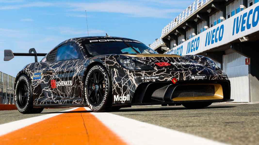 Porsche 718 Cayman GT4 ePerformance zeigt Potenzial des Mission R: Rein elektrischen Versuchsträger