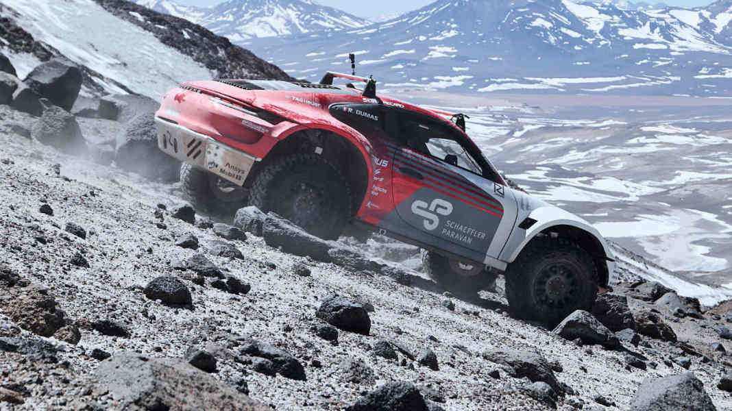 Porsche 911 auf 6.007 Metern Höhe: Touch the sky