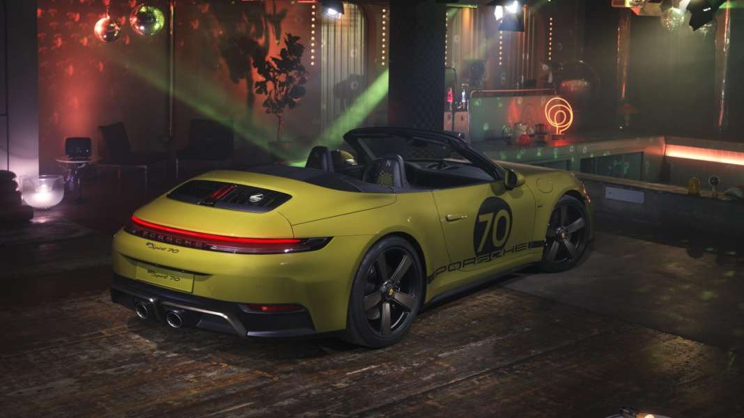 Porsche 911 Spirit 70: Olive Neo und Pascha-Revival