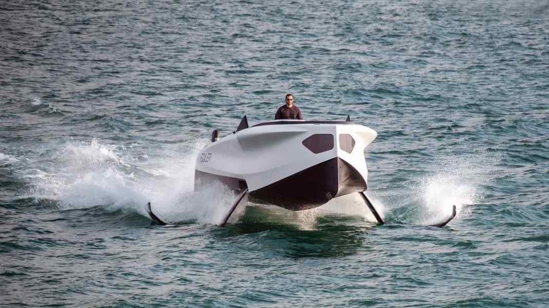 Service: Premieres and projects - Foiler Royale Cabin