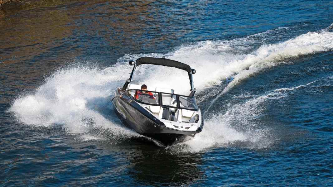 Test: Scarab 215 HO Impulse - Hot Shot