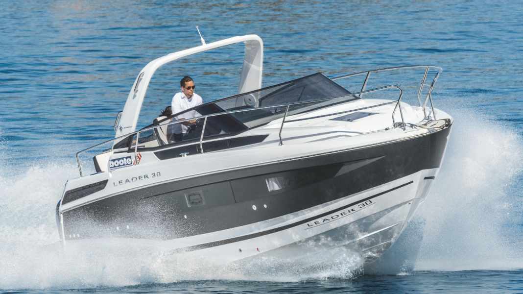 Test: Jeanneau Leader 30 OB - Who dares, wins