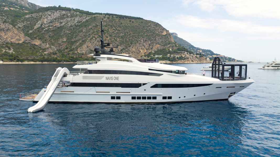 From basketball to football: inflatable games decks conquer the yachting world