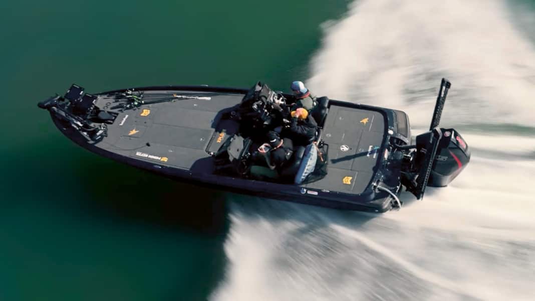 Nitro Z21: Stay self-sufficient on long boat trips with the fishing boat