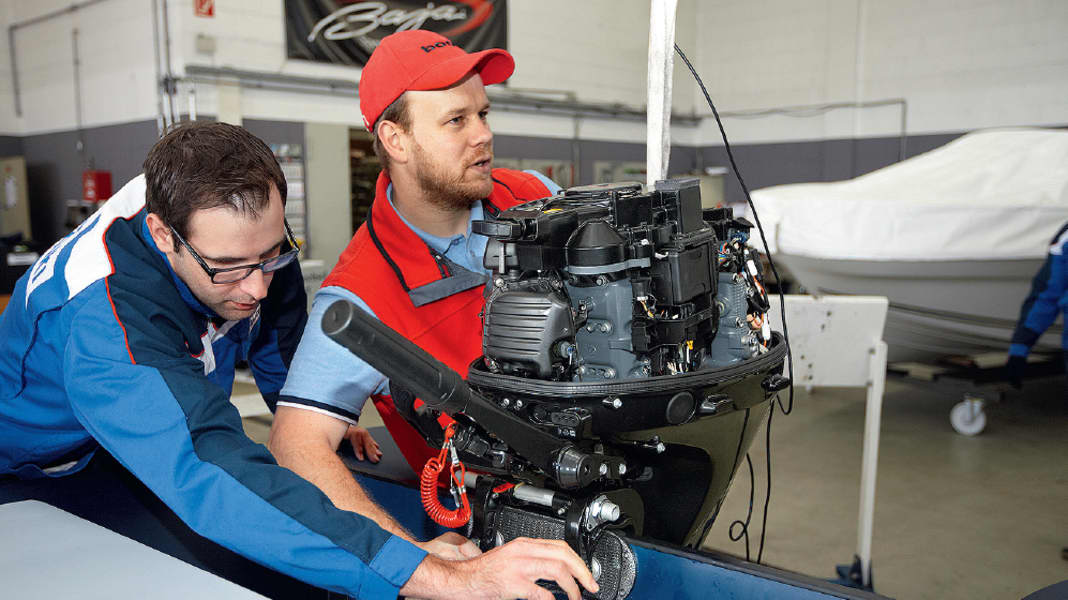 25 hp outboard engine test - 4 Motion