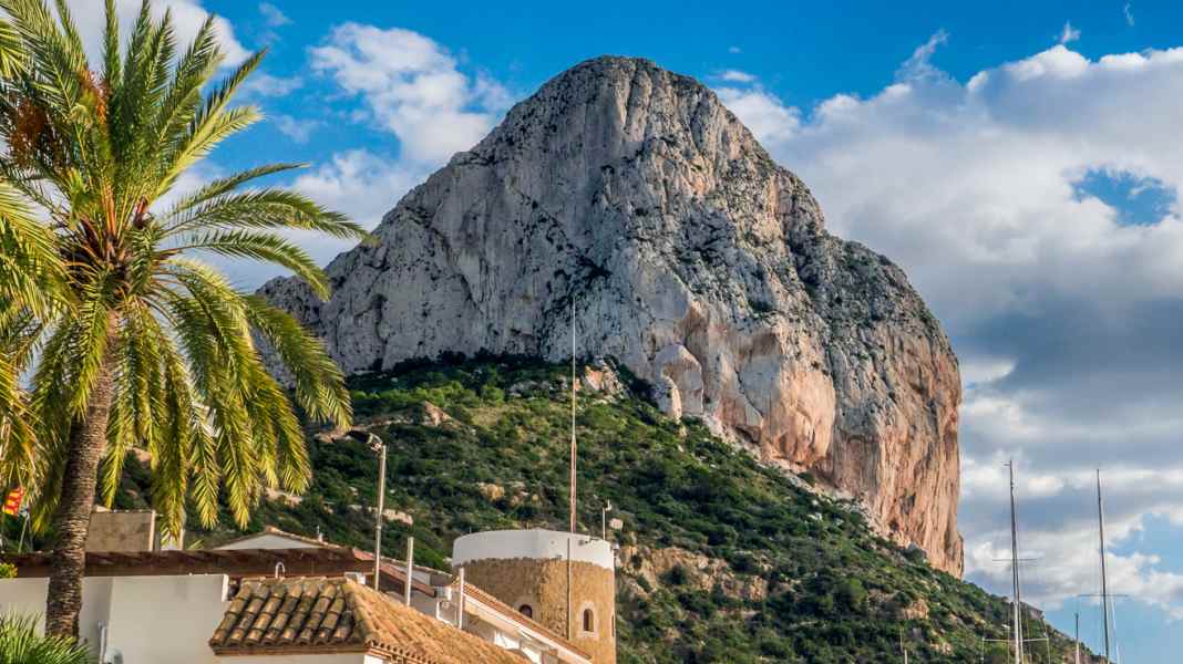 Area portrait: Costa Blanca and Costa del Azahar - orange blossom and white sand