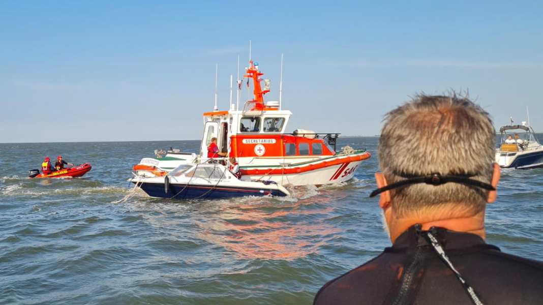 Rettungseinsatz: Drei Menschen in Lebensgefahr - Motorboot droht vor Langeoog zu sinken