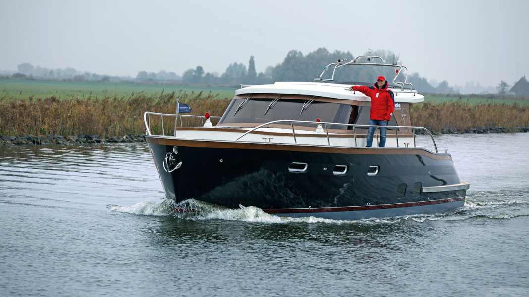 Aquanaut Majestic 1300 OC - Elegant appearance