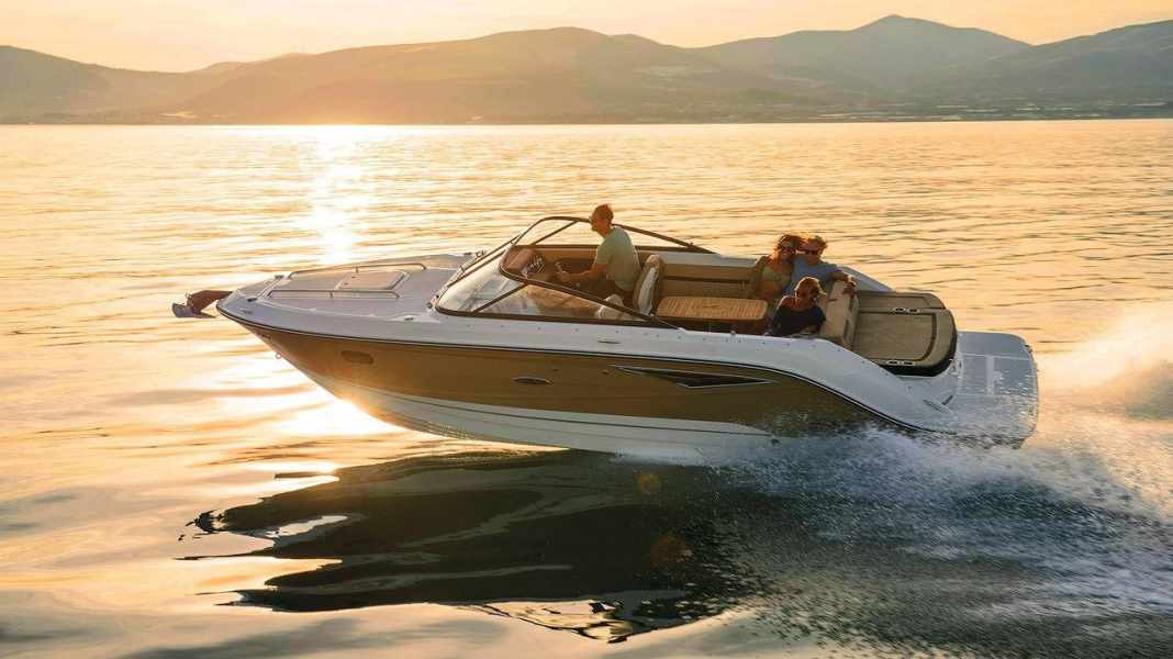 Novelty: Sea Ray 250 Sunsport - Turning one into two