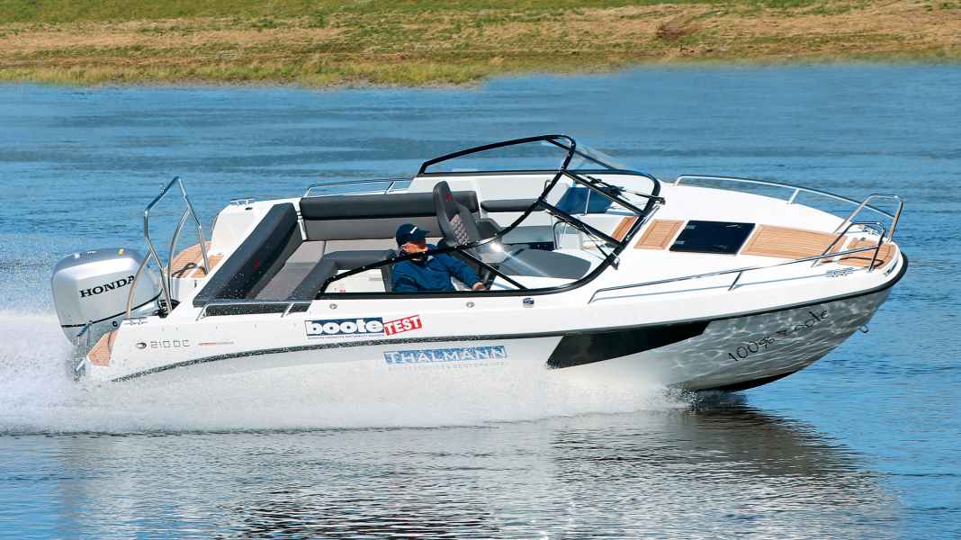 Test: Daycruiser mit Außenborder - AMT 210 DC