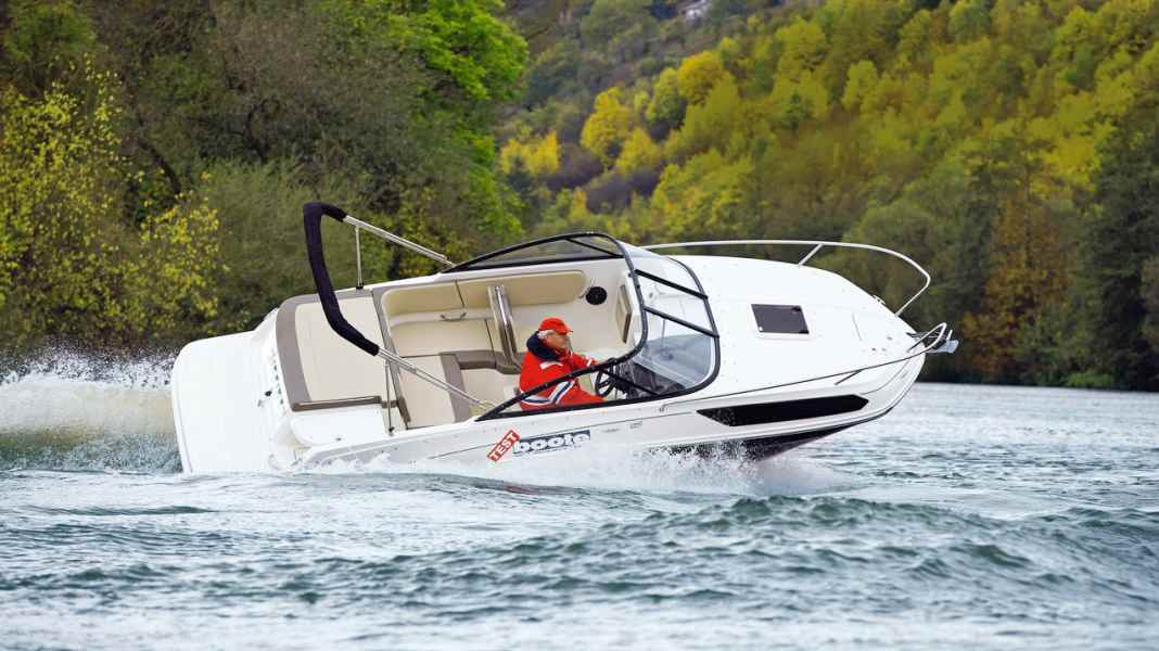 Test: Bayliner VR5 Cuddy - Three, two, one