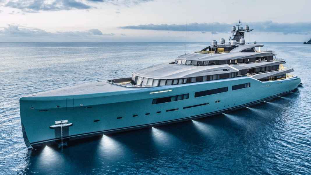 Megayachts: Aviva - In the beginning was the padel