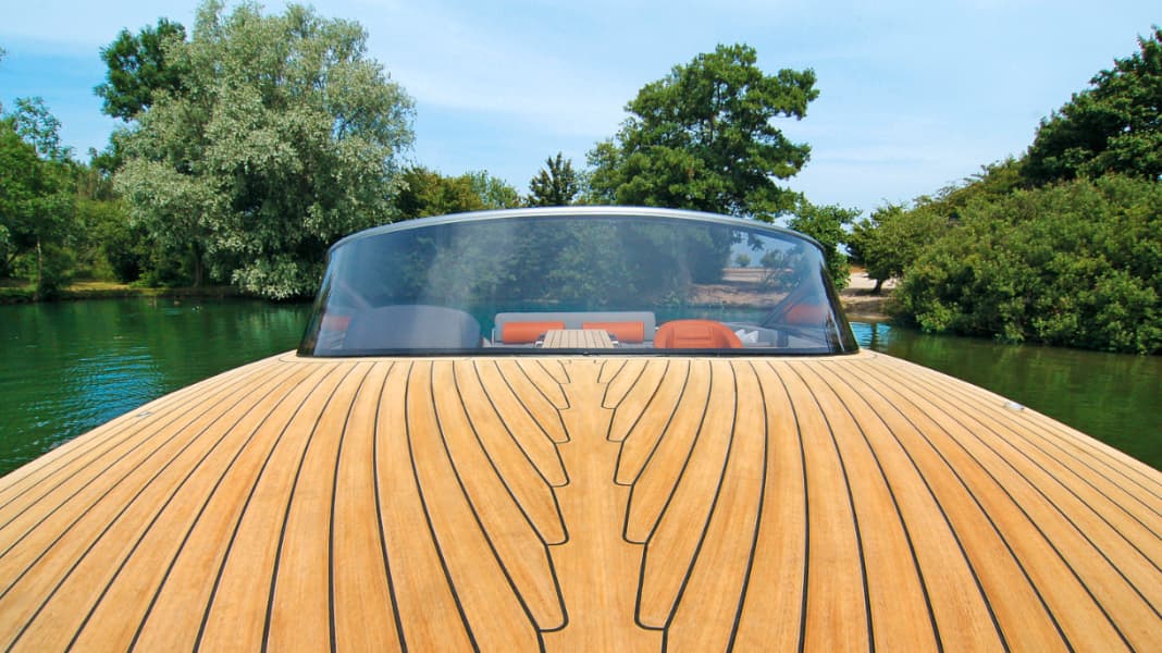 Teak made from plastic: the beautiful appearance