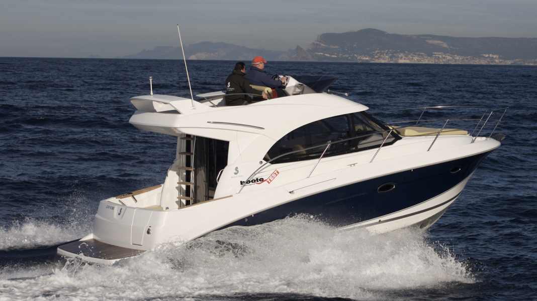 Bénetéau Antares 32