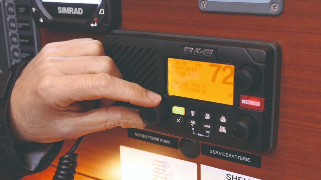 Marine radio: Never "over and out" - how to radio correctly