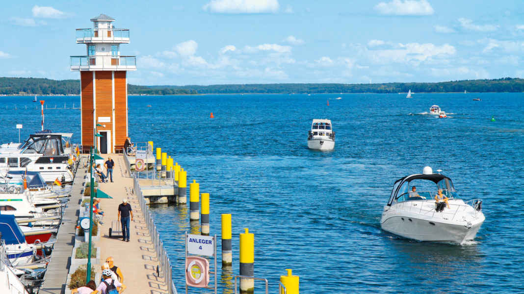 Reise: Müritz-Elde-Wasserstraße - Acht Schleusen zum Schloss