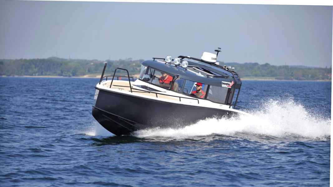 XO 270 RS Front Cabin