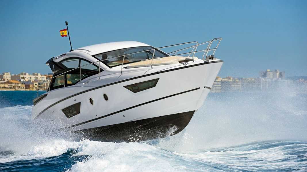 Test: Beneteau GT40 - Sporty and elegant