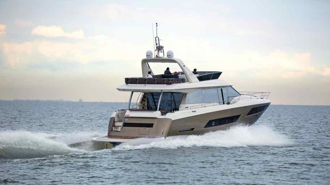 Test: Prestige 680 Fly - Französische Flybridge-Yacht