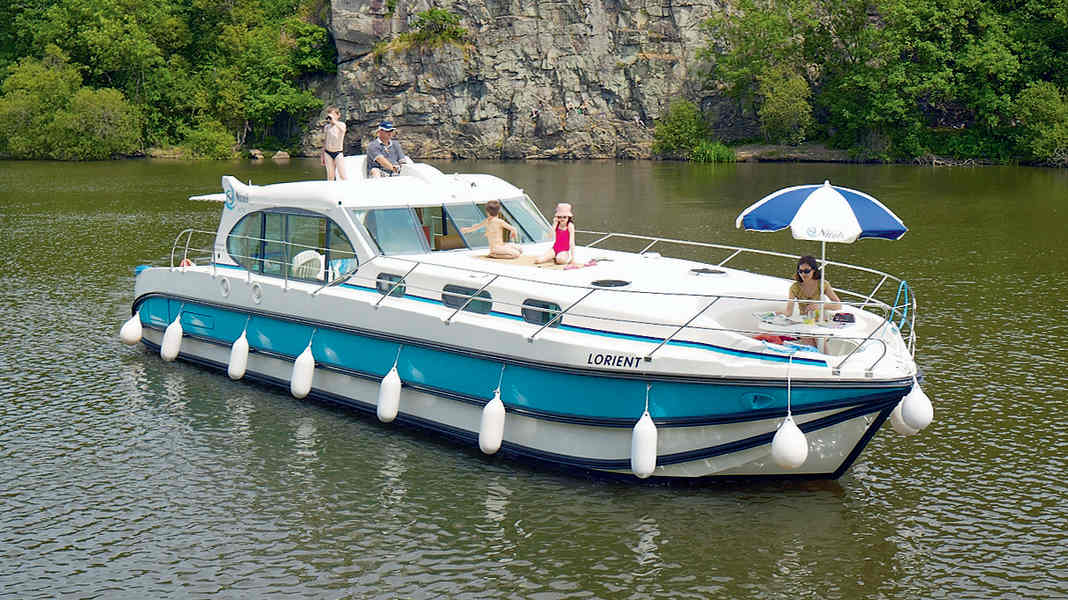 Charter boats in Hungary: Houseboat for Hungary