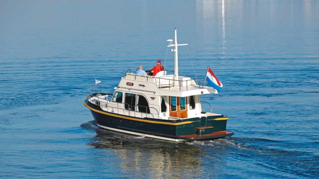 Test: Linssen Classic Sturdy 36 Deckbridge - Stahlkaskos: Linssen Classic Sturdy 36 Deckbridge