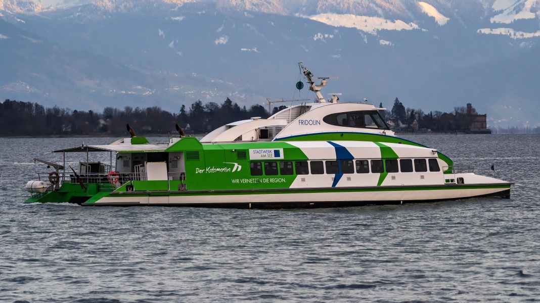 Lake Constance: Priority for the catamaran