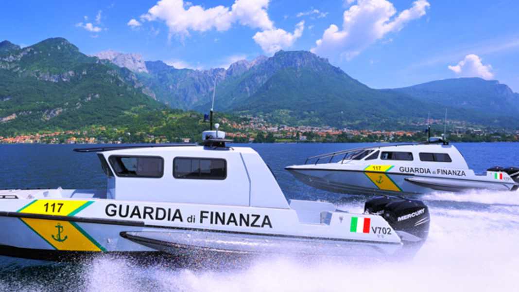 On the hunt for smugglers with speedboats