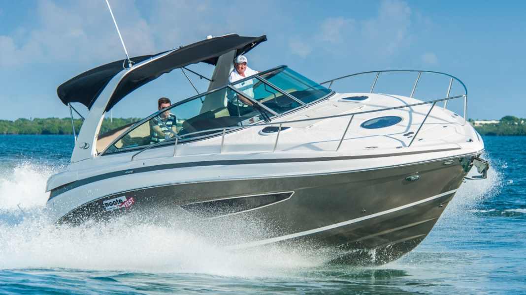 Regal 32 Express: Bootstest - American Way to Cruise: Regal 32 Express im Test