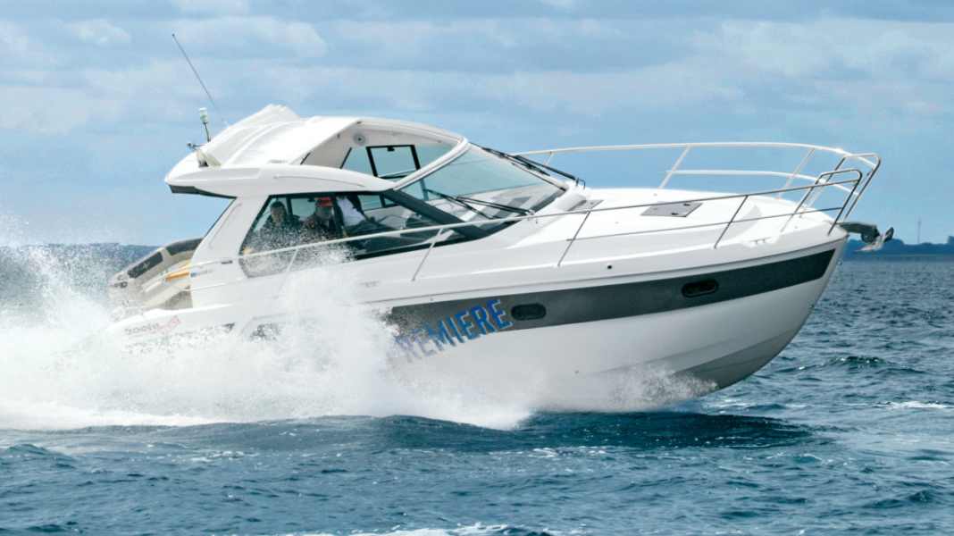 Test: Bavaria Sport 330 Hardtop - Everything under one roof