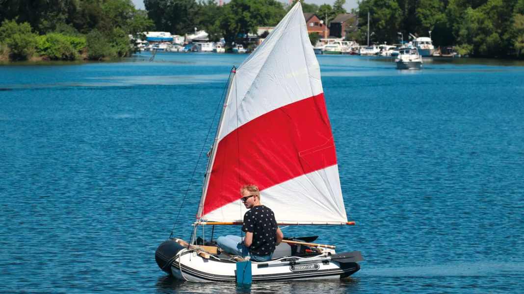 Werkstatt: DIY-Segler aus einem Schlauchboot