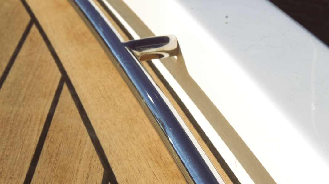 Workshop: Teak deck renovation - How to join the joints of your old deck covering
