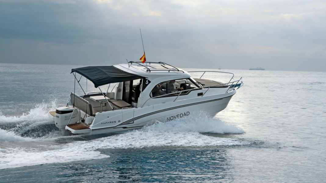 Test: Beneteau Antares 8 OB