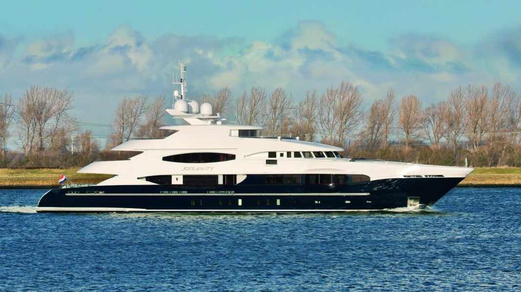 The largest Heesen displacer is travelling