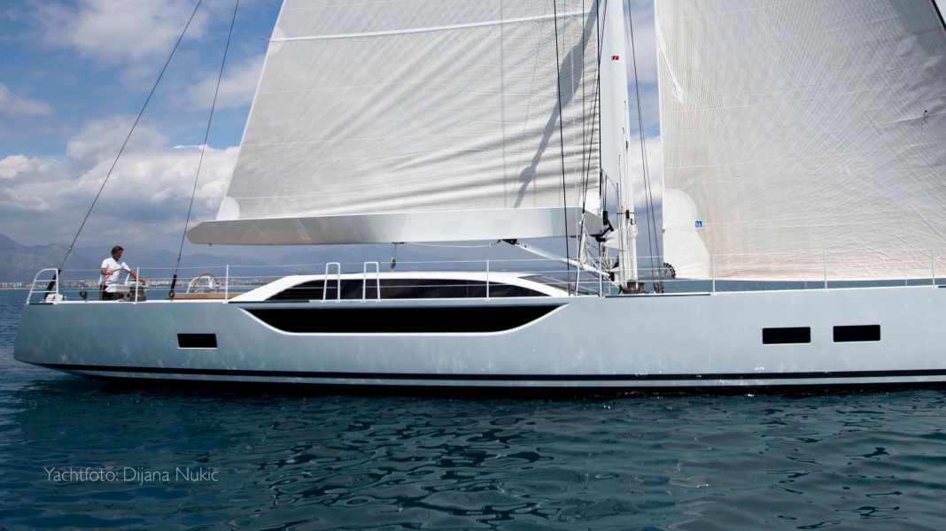 Stapellauf der 24m-Slup „Bliss“ in Antalya